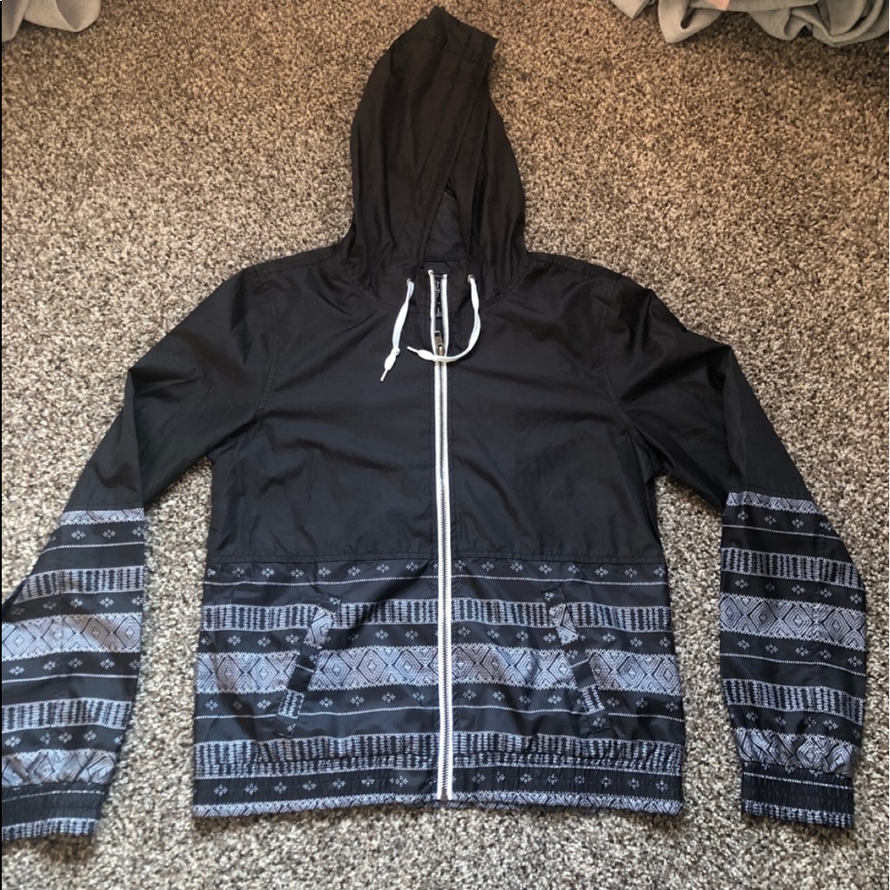 L- wind breaker